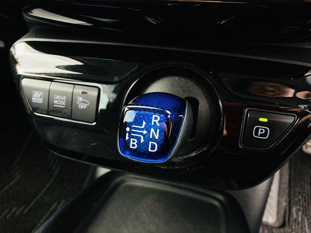 プリウス Ｓツーリングセレクション　保証付　ユーザー買取車　シートヒーター　合皮シート　ドラレコ一体型ＳＤナビ　フルセグＴＶ　バックカメラ　コーナーセンサー　Ｂｌｕｅｔｏｏｔｈ対応　スマートキー　ＬＥＤヘッドライト（29枚目）