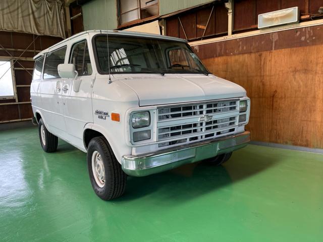 磨き済み即使用可能シボレー シェビーバン GMC バンデューラ 1985-95年 バンパー レカラ