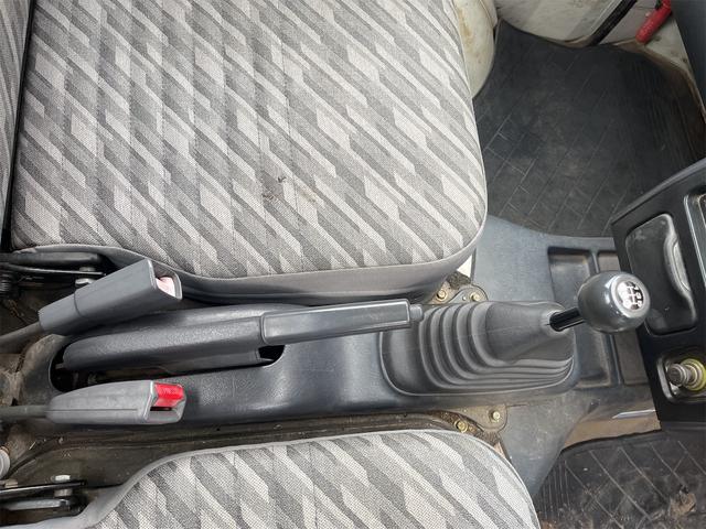 ハイゼットトラック 4WD MT エアコン 運転席エアバッグ(25枚目)