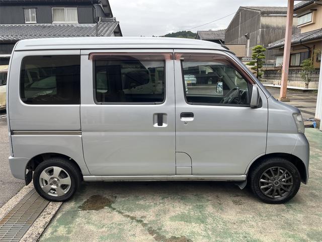 ハイゼットカーゴ 　軽バン　ＡＴ　両側スライドドア　電動格納ミラー　アルミホイール　エアコン　パワーウィンドウ　ＣＤ（4枚目）
