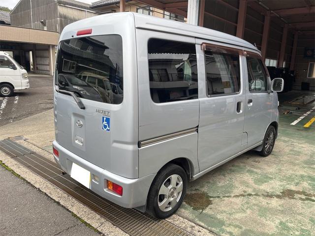 ハイゼットカーゴ 　軽バン　ＡＴ　両側スライドドア　電動格納ミラー　アルミホイール　エアコン　パワーウィンドウ　ＣＤ（5枚目）