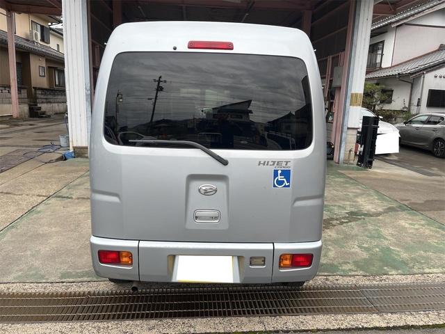 ハイゼットカーゴ 　軽バン　ＡＴ　両側スライドドア　電動格納ミラー　アルミホイール　エアコン　パワーウィンドウ　ＣＤ（6枚目）