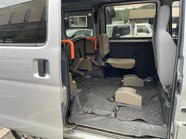 ハイゼットカーゴ 　軽バン　ＡＴ　両側スライドドア　電動格納ミラー　アルミホイール　エアコン　パワーウィンドウ　ＣＤ（18枚目）