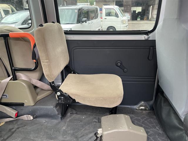 ハイゼットカーゴ 　軽バン　ＡＴ　両側スライドドア　電動格納ミラー　アルミホイール　エアコン　パワーウィンドウ　ＣＤ（20枚目）