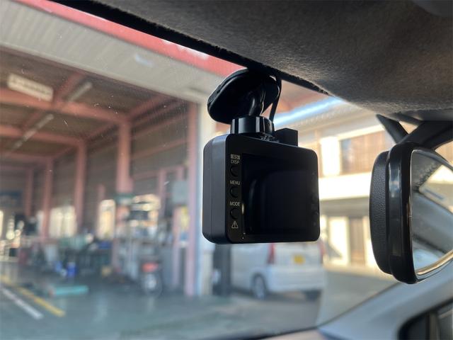 ミライース Ｘ　３５ｔｈアニバーサリーゴールドエディション　ＳＡ　衝突被害軽減システム　キーレスエントリー　アイドリングストップ　電動格納ミラー　ＣＶＴ　盗難防止システム　ＡＢＳ　ＥＳＣ　ＣＤ　ミュージックプレイヤー接続可　アルミホイール　衝突安全ボディ　エアコン（17枚目）