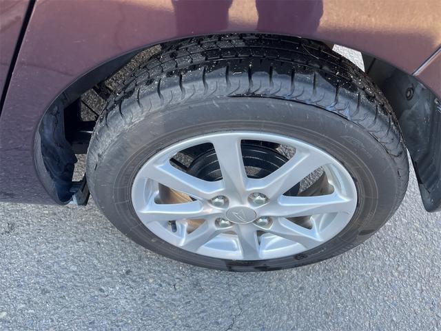 ミライース Ｘ　３５ｔｈアニバーサリーゴールドエディション　ＳＡ　衝突被害軽減システム　キーレスエントリー　アイドリングストップ　電動格納ミラー　ＣＶＴ　盗難防止システム　ＡＢＳ　ＥＳＣ　ＣＤ　ミュージックプレイヤー接続可　アルミホイール　衝突安全ボディ　エアコン（41枚目）