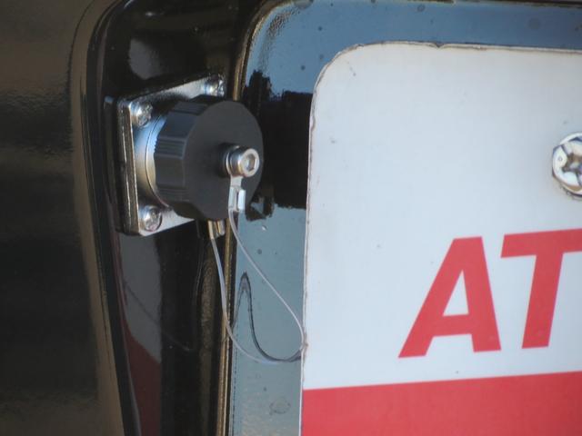 エブリイ Ｊリミテッド　軽キャンパー　車中泊　フルフラットベッド　外部電源　コンセント　ソケット　ロングテーブル　跳ね上げ式テーブル　ベッド下収納　　ターボ　ハイルーフ　４人乗車　両側電動スライドドア　スマートキー（7枚目）