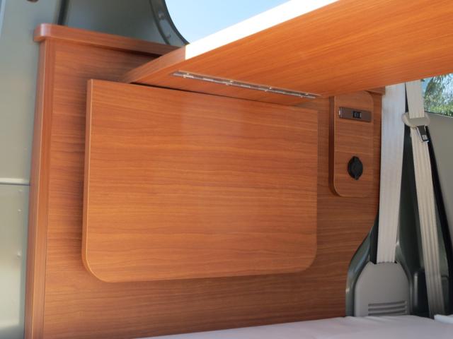 エブリイ Ｊリミテッド　軽キャンパー　車中泊　フルフラットベッド　外部電源　コンセント　ソケット　ロングテーブル　跳ね上げ式テーブル　ベッド下収納　　ターボ　ハイルーフ　４人乗車　両側電動スライドドア　スマートキー（15枚目）