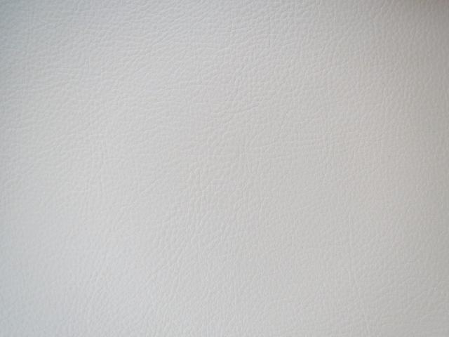 エブリイ Ｊリミテッド　軽キャンパー　車中泊　フルフラットベッド　外部電源　コンセント　ソケット　ロングテーブル　跳ね上げ式テーブル　ベッド下収納　　ターボ　ハイルーフ　４人乗車　両側電動スライドドア　スマートキー（23枚目）