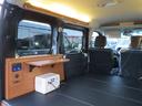 クルーズ　軽キャンピングカー　車中泊　フルフラットベッド　ＬＥＤ間接照明　外部電源　コンセント　ソケット　安全ブレーカー　テーブル　カーテンレール　４人乗車　衝突被害軽減ブレーキ　スマートキー　届出済未使用車（28枚目）