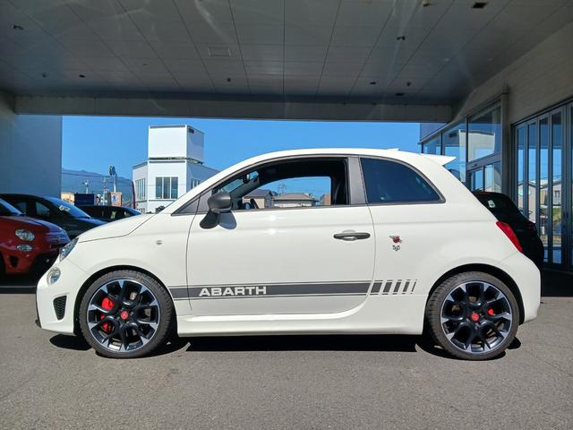 アバルト595 コンペティツィオーネ /1400ccターボ/5速シーケンシャルAT/認定中古車保証1年/ETC/アップルカープレイ・アンドロイドオート(8枚目)