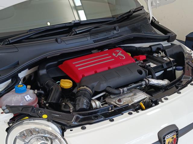 アバルト595 コンペティツィオーネ /1400ccターボ/5速シーケンシャルAT/認定中古車保証1年/ETC/アップルカープレイ・アンドロイドオート(11枚目)