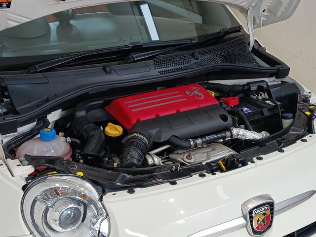 アバルト595C ツーリズモ /1400ccターボ/5速シーケンシャルAT/認定中古車保証1年/ナビ/バックカメラ/ETC/社外ドラレコ(9枚目)