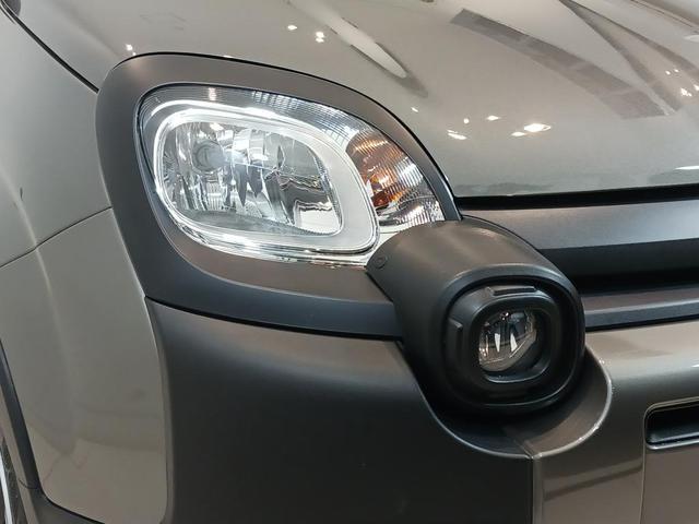 パンダ クロス　４×４　／９００ｃｃターボ／限定車／４ＷＤ／右ハンドル５速ＭＴ／新車保証継承／ドラレコ／ＥＴＣ（8枚目）