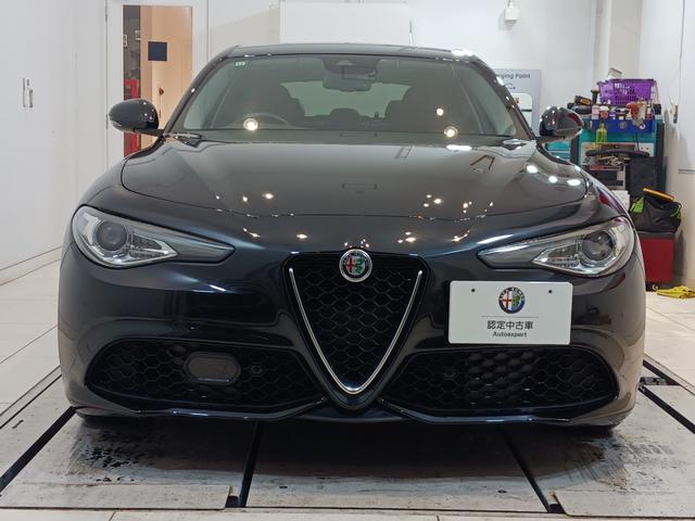 ジュリア ヴェローチェ　／２０００ｃｃターボ／認定中古車保証１年／１９インチアルミホイール／ナビ／バックカメラ／アップルカープレイ（4枚目）