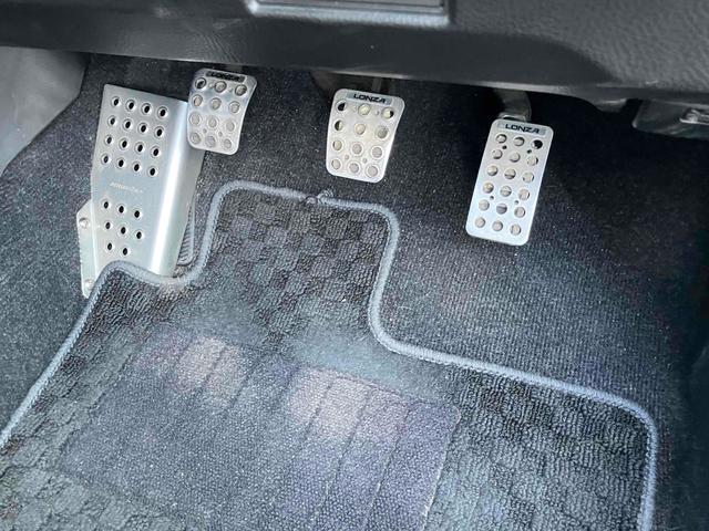 スイフトスポーツ ベースグレード　６ＭＴ　ナビ　ＴＶ　バックカメラ　純正エアロ　ＷＯＲＫ１７アルミ　ＲＳＲスプリング　Ｄ席ローポジションシートレール　ＨＩＤ（43枚目）