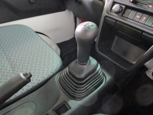 KCエアコン・パワステ 純正FM・AMラジオデッキ 5速MT 4WD メッキフロントグリル 届出済未使用車(8枚目)