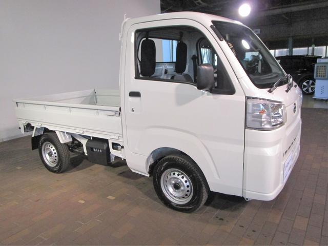 スタンダード 届出済未使用車 4WD CVT 純AM/FMラジオ オートライト スマートアシスト ガードフレーム 荷台ステップ WSRS EBD付ABS VSC&TRC LEDリアコンビランプ アクセサリーソケット(18枚目)