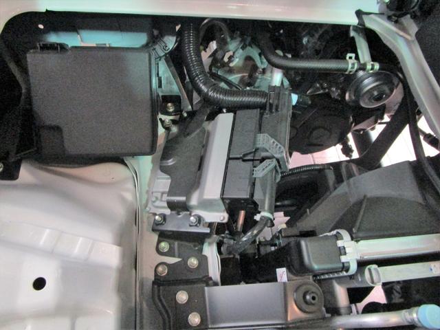 スタンダード 届出済未使用車 4WD CVT 純AM/FMラジオ オートライト スマートアシスト ガードフレーム 荷台ステップ WSRS EBD付ABS VSC&TRC LEDリアコンビランプ アクセサリーソケット(23枚目)