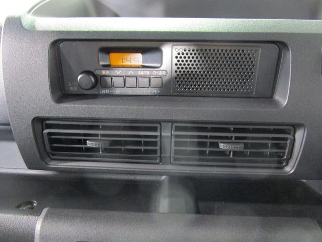スタンダード 純正AM/FMチューナー スマートアシスト 衝突回避支援B ガードプロテクター 荷台ステップ WSRS ABS VSC&TRC Aストップ ラバーマット ドアバイザー 5M/T 4WD 届出済未使用車(5枚目)