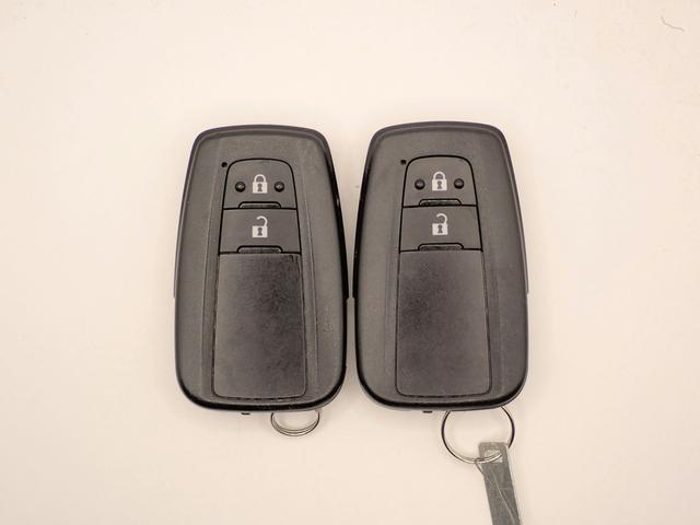 プリウス Ｓ　社外ナビ　ＢＴ接続可能　バックカメラ　ＥＴＣ　トヨタセーフティセンス　レーダークルーズＣ　ＬＥＤオートライト　インテリキー　プッシュスタート　Ａストップ　純正１５インチアルミ（8枚目）
