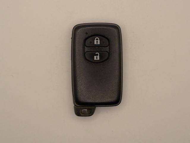 ヴィッツ ハイブリッドＦ　純正ワンセグＳＤナビ　Ｂカメラ　ＬＥＤオートヘッドライト　ＥＴＣ　スマートキー　ブルートゥース対応　ＣＶＴ（8枚目）