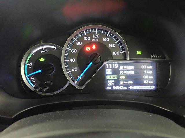 ヴィッツ ハイブリッドＦ　純正ワンセグＳＤナビ　Ｂカメラ　ＬＥＤオートヘッドライト　ＥＴＣ　スマートキー　ブルートゥース対応　ＣＶＴ（16枚目）