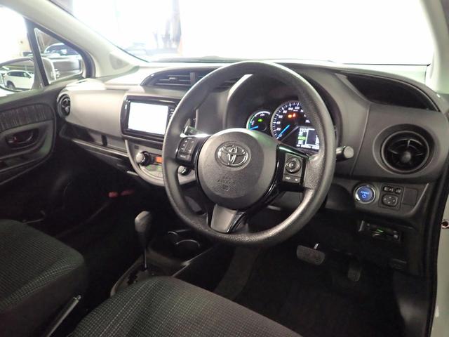 ヴィッツ ハイブリッドＦ　純正ワンセグＳＤナビ　Ｂカメラ　ＬＥＤオートヘッドライト　ＥＴＣ　スマートキー　ブルートゥース対応　ＣＶＴ（18枚目）