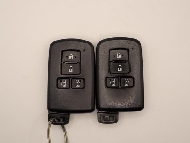 ノア ハイブリッドG 純正フルセグSDナビ Bカメラ 両側電動スライドドア トヨタセーフティセンス LEDオートヘッドライト ETC ドラレコ シートヒーター モデリスタFエアロ クルーズコントロール 純正アルミホイール(7枚目)