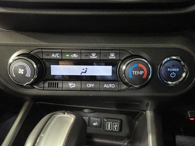 ロッキー プレミアムＧ　ＨＥＶ　純正フルセグ９インチＳＤナビ　ワンオーナー　パノラマモニター　ドラレコ　ＬＥＤオートヘッドライト　ＥＴＣ　パーキングセンサー　スマートアシスト　ハーフレザーシート　シートヒーター　クルーズコントロール（16枚目）