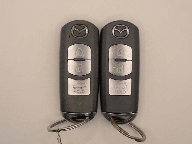 ＣＸ－５ ＸＤ　Ｌパッケージ　純正フルセグＳＤナビ　Ｂカメラ　サンルーフ　ＬＥＤオートヘッドライト　ＥＴＣ　黒革シート　シートヒーター　ＢＳＭ　クルーズコントロール　ヘッドアップディスプレイ　純正ＡＷ　ステアリングヒーター（8枚目）