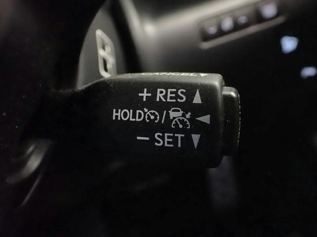 ＩＳ ＩＳ３００ｈ　Ｆスポーツ　純正フルセグＳＤナビ　Ｂカメラ　ＬＥＤオートヘッドライト　ＥＴＣ　赤レザーシート　パーキングセンサー　レクサスセーフティセンス　ＢＳＭ　クルーズコントロール　カードキー　シートエアコン　純正ＡＷ（10枚目）