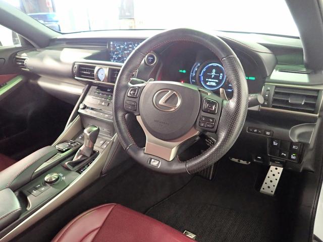 ＩＳ ＩＳ３００ｈ　Ｆスポーツ　純正フルセグＳＤナビ　Ｂカメラ　ＬＥＤオートヘッドライト　ＥＴＣ　赤レザーシート　パーキングセンサー　レクサスセーフティセンス　ＢＳＭ　クルーズコントロール　カードキー　シートエアコン　純正ＡＷ（20枚目）