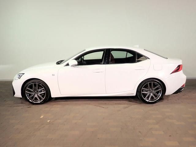 ＩＳ ＩＳ３００ｈ　Ｆスポーツ　純正フルセグＳＤナビ　Ｂカメラ　ＬＥＤオートヘッドライト　ＥＴＣ　赤レザーシート　パーキングセンサー　レクサスセーフティセンス　ＢＳＭ　クルーズコントロール　カードキー　シートエアコン　純正ＡＷ（29枚目）