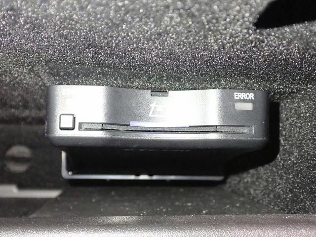 Ｃクラス Ｃ２００アバンギャルド　純正フルセグナビ　アラウンドビューモニター　ＬＥＤオートヘッドライト　前後ドラレコ　ＥＴＣ　ＢＳＭ　シートヒーター　クルーズコントロール　ハーフレザーシート　スマートキー　ヘッドアップディスプレイ（9枚目）