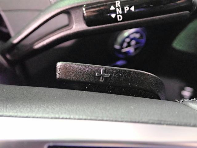 Ｃクラス Ｃ２００アバンギャルド　純正フルセグナビ　アラウンドビューモニター　ＬＥＤオートヘッドライト　前後ドラレコ　ＥＴＣ　ＢＳＭ　シートヒーター　クルーズコントロール　ハーフレザーシート　スマートキー　ヘッドアップディスプレイ（12枚目）