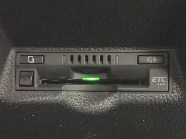 ヤリス ハイブリッドX 純正SDナビ Bカメラ トヨタセーフティセンス オートヘッドライト オートハイビーム ETC キーレス パーキングセンサー クルーズコントロール ブルートゥース対応 CVT ABS スペアーキー(9枚目)