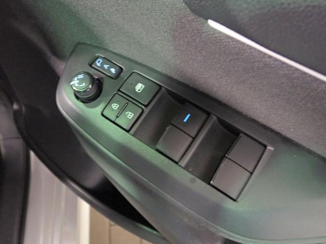 ヤリス ハイブリッドX 純正SDナビ Bカメラ トヨタセーフティセンス オートヘッドライト オートハイビーム ETC キーレス パーキングセンサー クルーズコントロール ブルートゥース対応 CVT ABS スペアーキー(14枚目)