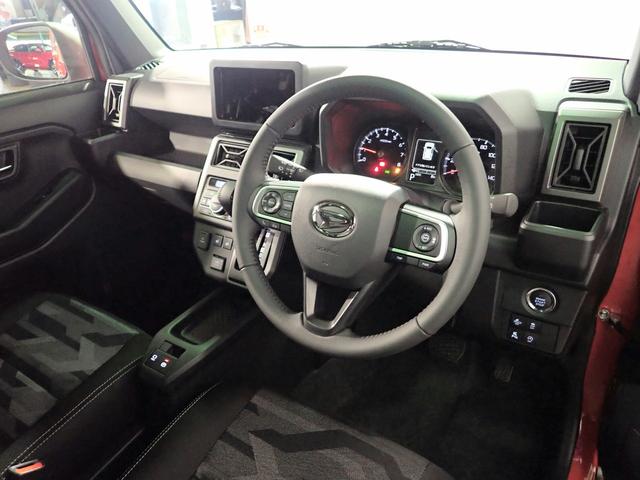 タフト G ダーククロムベンチャー オーディオレス 届出済未使用車 Bカメラ LEDオートヘッドライト スカイトップルーフ シートヒーター クルーズコントロール スマートアシスト ルーフレール 純正アルミホイール CVT スマートキー(17枚目)