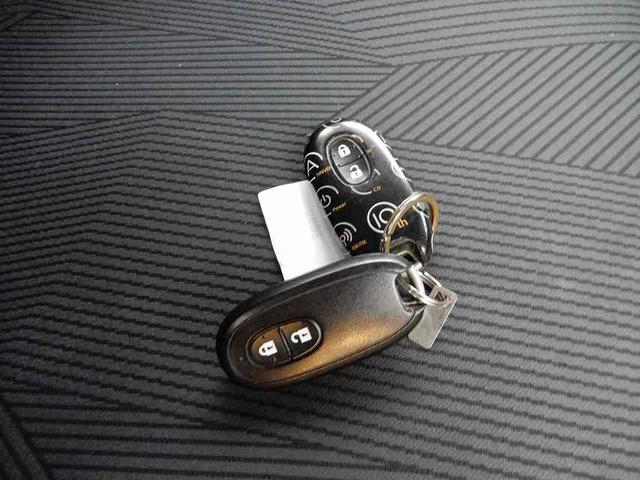 ＭＲワゴン １０ｔｈアニバーサリー　リミテッド　禁煙車　スマートキー２個　プッシュスタート　バックカメラ　ＵＳＢポート　ラジオ　ウインカーミラー　純正アルミ（61枚目）