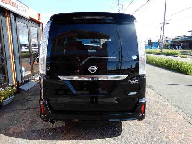 セレナ ライダー　ブラックライン　Ｓ－ハイブリッド　禁煙車　スマートキー　プッシュスタート　アイドリングストップ　両側パワースライドドア　８インチＨＤＤナビ　フルセグ　ＣＤ　ＤＶＤ　Ｂｌｕｅｔｏｏｔｈ　バックカメラ　フリップダウンモニター　ＥＴＣ（5枚目）