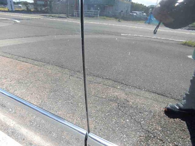 セレナ ライダー　ブラックライン　Ｓ－ハイブリッド　禁煙車　スマートキー　プッシュスタート　アイドリングストップ　両側パワースライドドア　８インチＨＤＤナビ　フルセグ　ＣＤ　ＤＶＤ　Ｂｌｕｅｔｏｏｔｈ　バックカメラ　フリップダウンモニター　ＥＴＣ（20枚目）