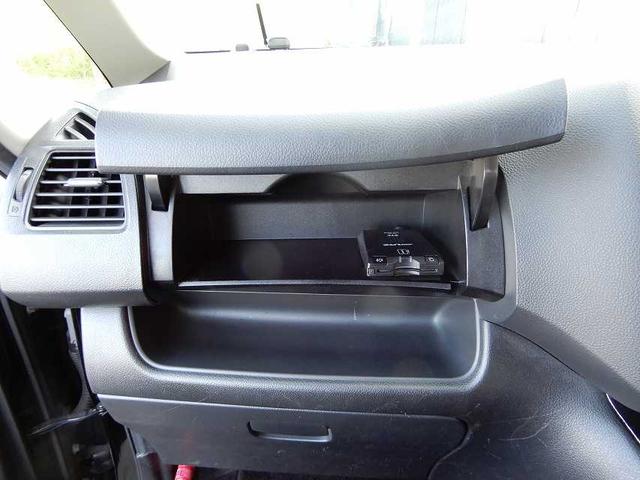 セレナ ライダー　ブラックライン　Ｓ－ハイブリッド　禁煙車　スマートキー　プッシュスタート　アイドリングストップ　両側パワースライドドア　８インチＨＤＤナビ　フルセグ　ＣＤ　ＤＶＤ　Ｂｌｕｅｔｏｏｔｈ　バックカメラ　フリップダウンモニター　ＥＴＣ（33枚目）