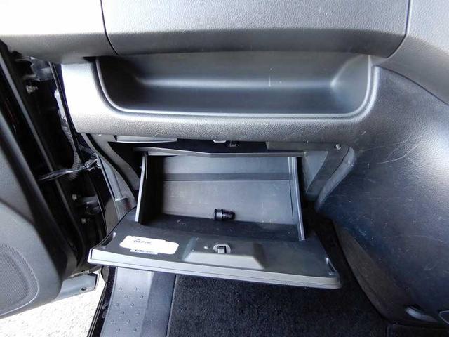 セレナ ライダー　ブラックライン　Ｓ－ハイブリッド　禁煙車　スマートキー　プッシュスタート　アイドリングストップ　両側パワースライドドア　８インチＨＤＤナビ　フルセグ　ＣＤ　ＤＶＤ　Ｂｌｕｅｔｏｏｔｈ　バックカメラ　フリップダウンモニター　ＥＴＣ（35枚目）