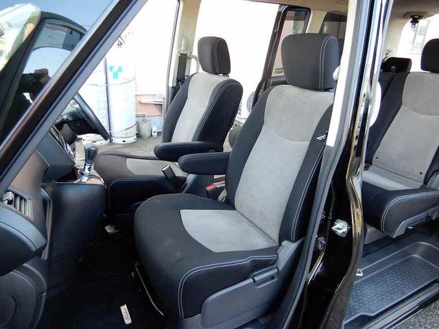 セレナ ライダー　ブラックライン　Ｓ－ハイブリッド　禁煙車　スマートキー　プッシュスタート　アイドリングストップ　両側パワースライドドア　８インチＨＤＤナビ　フルセグ　ＣＤ　ＤＶＤ　Ｂｌｕｅｔｏｏｔｈ　バックカメラ　フリップダウンモニター　ＥＴＣ（50枚目）