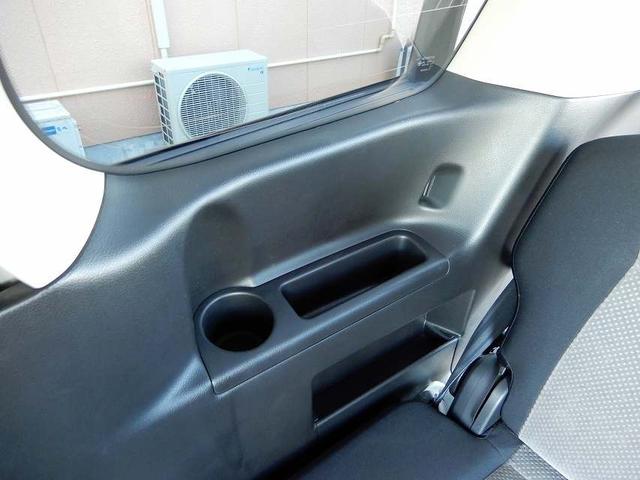 セレナ ライダー　ブラックライン　Ｓ－ハイブリッド　禁煙車　スマートキー　プッシュスタート　アイドリングストップ　両側パワースライドドア　８インチＨＤＤナビ　フルセグ　ＣＤ　ＤＶＤ　Ｂｌｕｅｔｏｏｔｈ　バックカメラ　フリップダウンモニター　ＥＴＣ（67枚目）