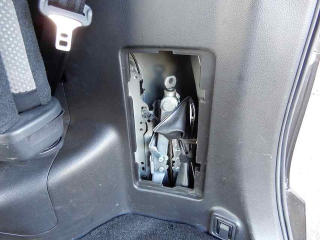 セレナ ライダー　ブラックライン　Ｓ－ハイブリッド　禁煙車　スマートキー　プッシュスタート　アイドリングストップ　両側パワースライドドア　８インチＨＤＤナビ　フルセグ　ＣＤ　ＤＶＤ　Ｂｌｕｅｔｏｏｔｈ　バックカメラ　フリップダウンモニター　ＥＴＣ（72枚目）