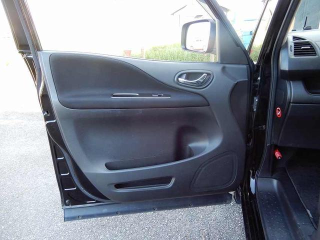 セレナ ライダー　ブラックライン　Ｓ－ハイブリッド　禁煙車　スマートキー　プッシュスタート　アイドリングストップ　両側パワースライドドア　８インチＨＤＤナビ　フルセグ　ＣＤ　ＤＶＤ　Ｂｌｕｅｔｏｏｔｈ　バックカメラ　フリップダウンモニター　ＥＴＣ（77枚目）