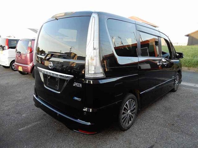 セレナ ハイウェイスターＳ－ＨＶアドバンスドセーフティパック　禁煙車　スマートキー　プッシュスタート　アイドリングストップ　両側パワースライドドア　アラウンドビューモニター　フリップダウンモニター　ＨＤＤナビ　フルセグ　ＣＤ　ＤＶＤ　ＥＴＣ（10枚目）