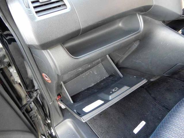 セレナ ハイウェイスターＳ－ＨＶアドバンスドセーフティパック　禁煙車　スマートキー　プッシュスタート　アイドリングストップ　両側パワースライドドア　アラウンドビューモニター　フリップダウンモニター　ＨＤＤナビ　フルセグ　ＣＤ　ＤＶＤ　ＥＴＣ（33枚目）